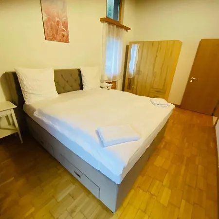 Апартаменты Facing