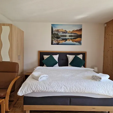 Facing דירה Niederried bei Interlaken